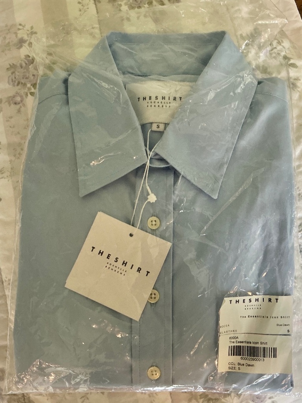 The Shirt Rochelle Behrens Blue ICON Long Sleeve Button Down Shirt NWT Small